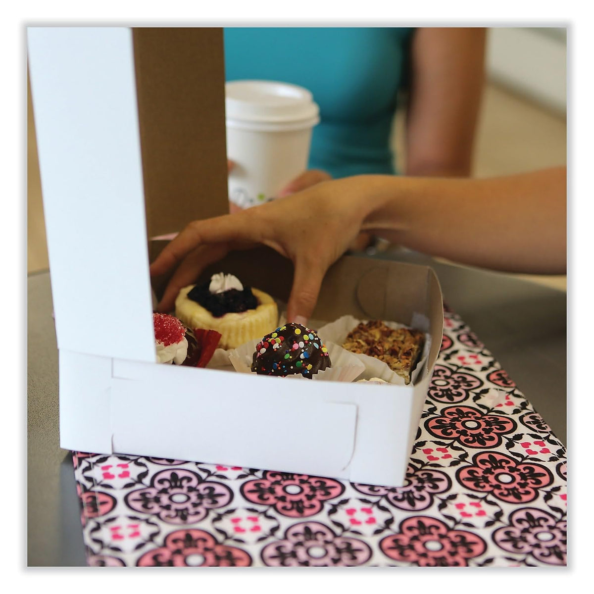 SOUTHERN CHAMPION TRAY 12" Length x 12" Width x 4" Height / White / 0.01 liters Bakery Take Out Containers