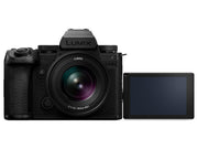 Panasonic w/ 20-60mm & 50mm / Black-9 / Full-Size Mirrorless Cameras