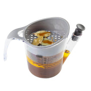 Tablecraft Gravy Fat Separator, 16oz Plastic Pitcher with Strainer, Clear