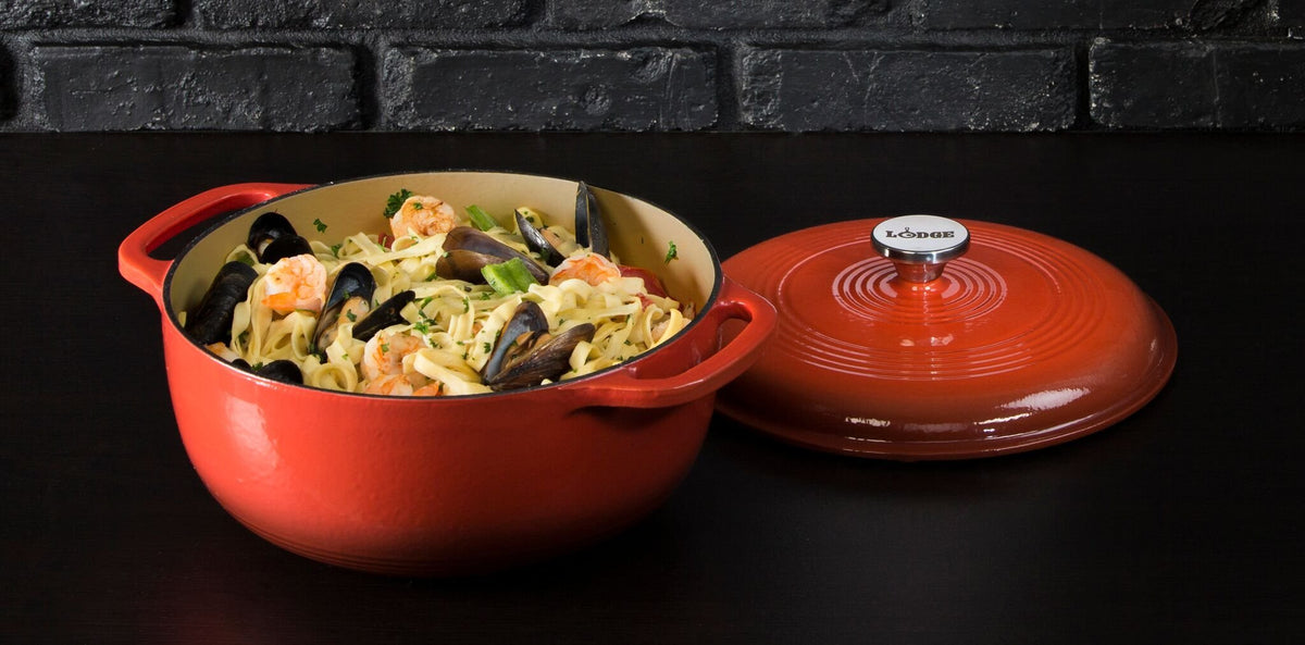 Enameled Cast Iron Dutch Oven by Lodge – 6 quarts, Cast Iron, Red, Pack of 2