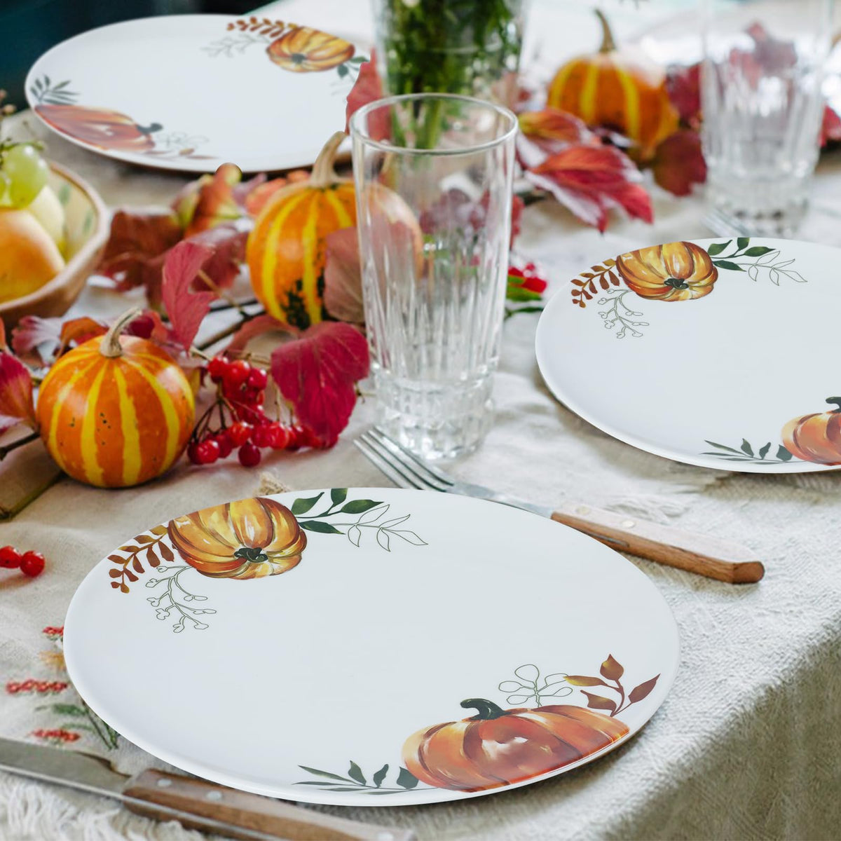 Webbylee Melamine Dinner Plates, 10 Inch Set of 4, Pumpkin Design