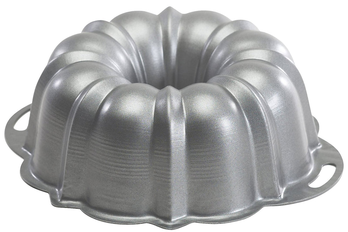 ProForm Bundt by Nordic Ware – 12 Cup, 12.0 cups, Aluminum, Silver, Model 50342
