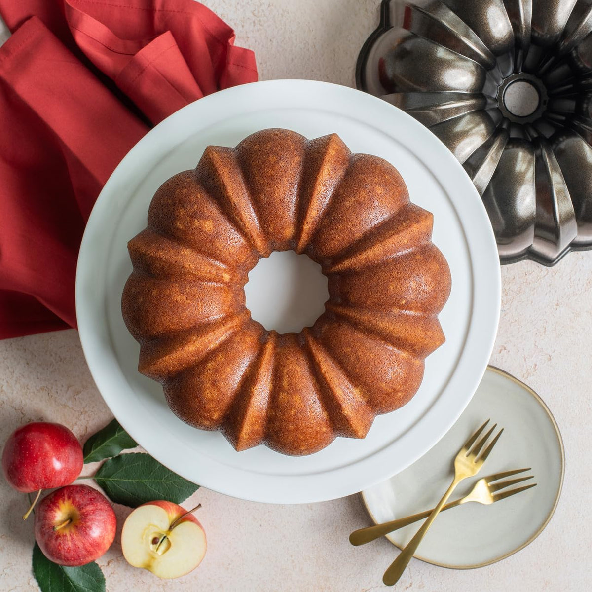Nordic Ware Bronze / 12-Cup / 12.0 cups Bundt Pans
