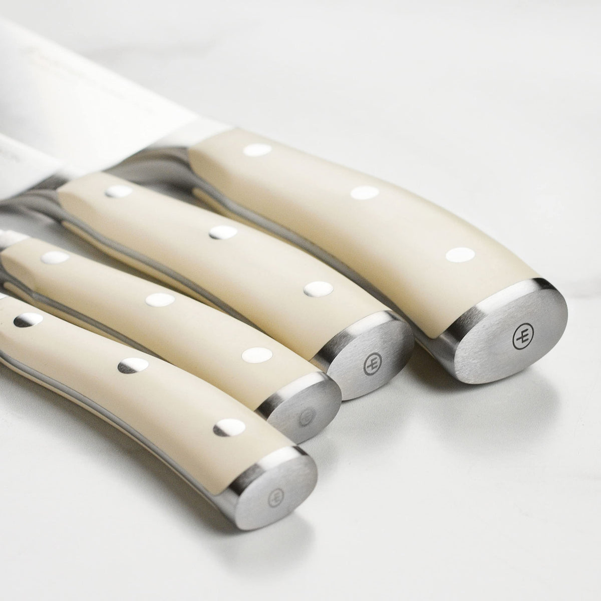 Wusthof Classic 16 Piece Knife Set with Acacia Block by Wüsthof – Forged High Carbon Stainless Steel, Acacia Block, Pack of 16, Model Ikon Creme