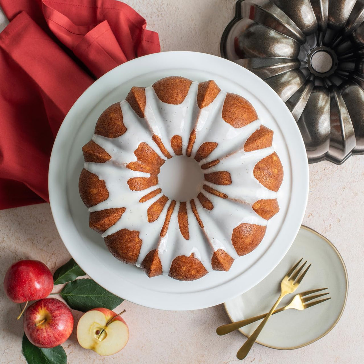 Nordic Ware Bronze / 12-Cup / 12.0 cups Bundt Pans