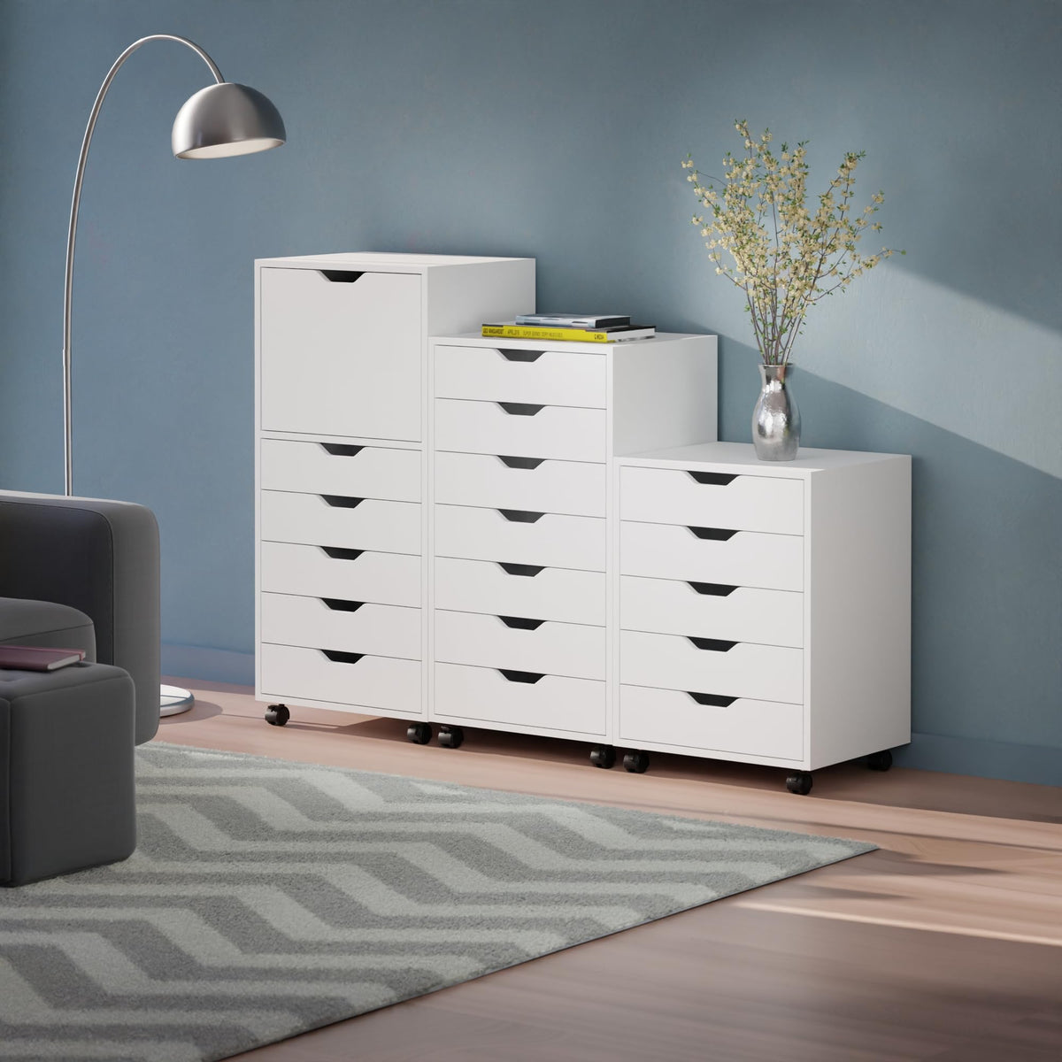 Winsome White / 1 Door, 17 Drawers / Transitional Storage Cabinets