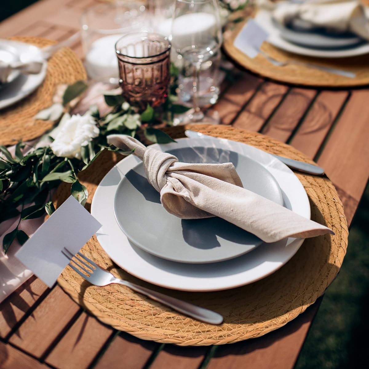 Bavify Round Woven Placemats, 13 Inch Diameter, Set of 10, Natural