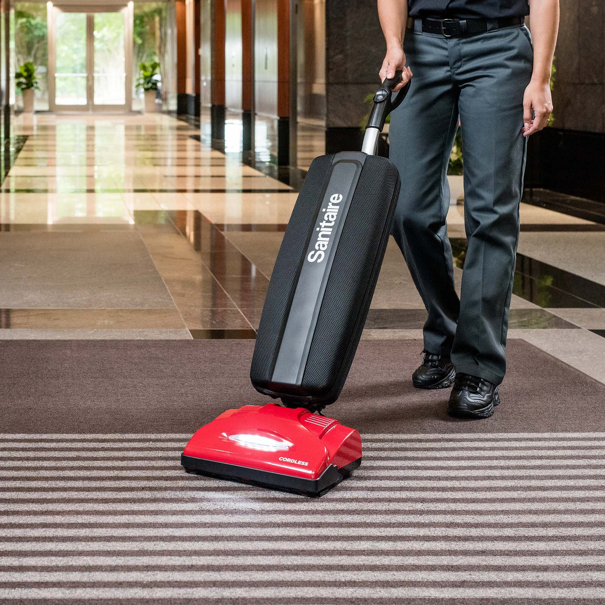 Sanitaire SC7500A Vacuum Cleaner, 7.4 qt. - photo 4
