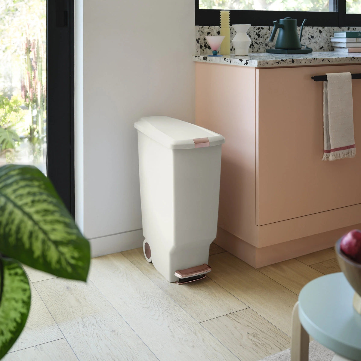 simplehuman Step-On Trash Can, 11 gal. - photo 6