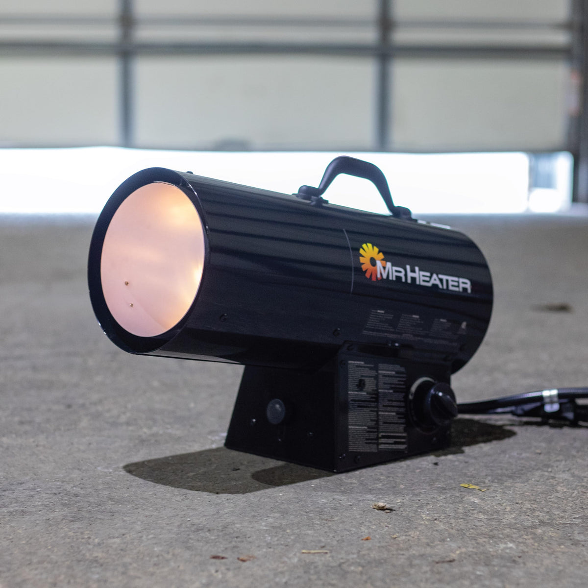 60,000 BTU Forced Air Propane by Mr. Heater – 60,000 BTU, Black, Model F200201