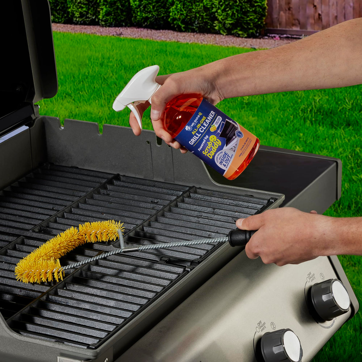 U-Shaped Grill Brush Powered by Scrub Daddy by Mr. Bar-B-Q – Nylon, Black and Yellow, Model 60404SDZ