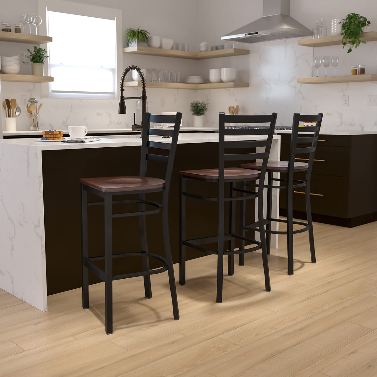 Flash Furniture Mahogany Wood Seat/Black Metal Frame / Set of 1 / Traditional Barstools