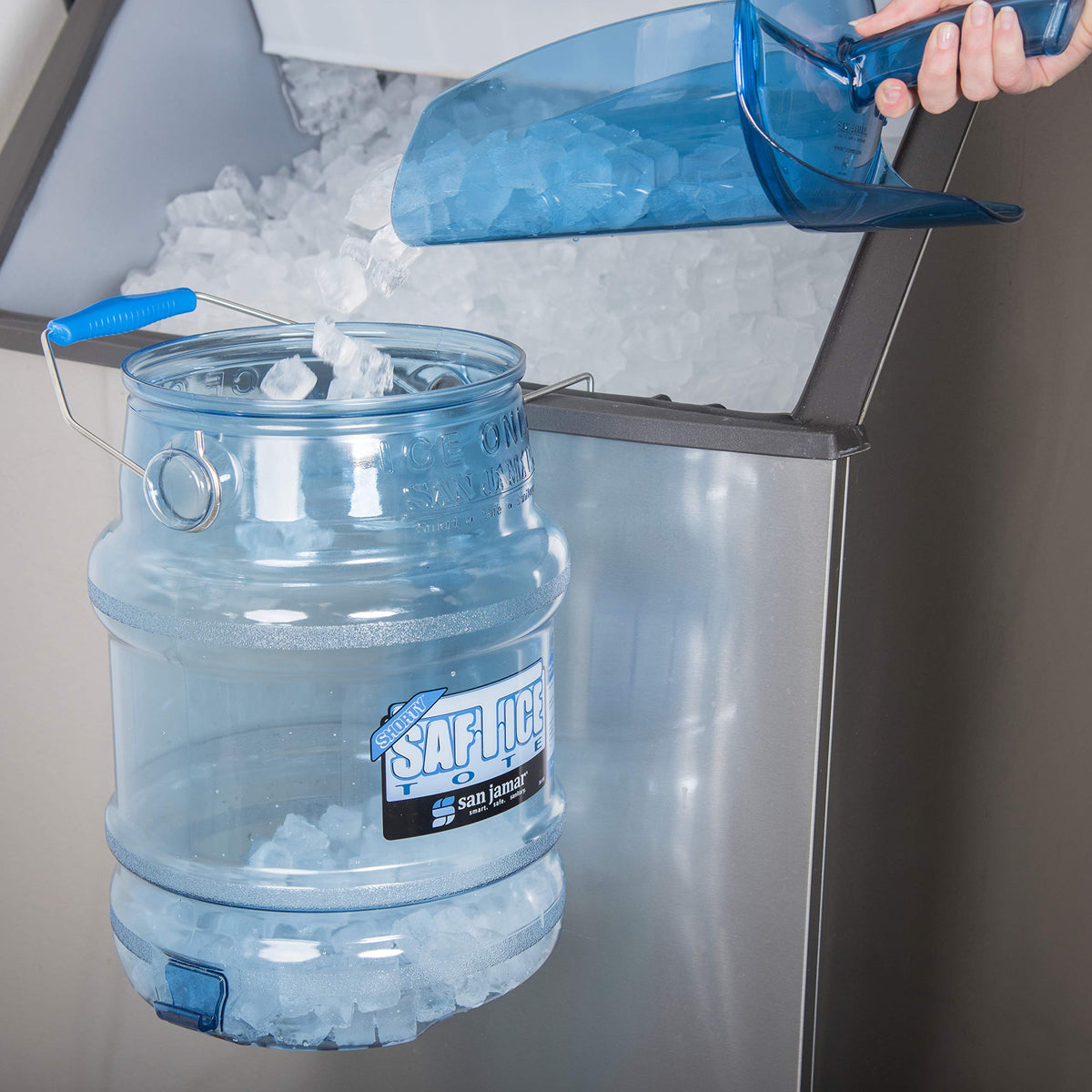 Ice Bucket by San Jamar – 5 Gallons, Polycarbonate, Blue, Model SI6100