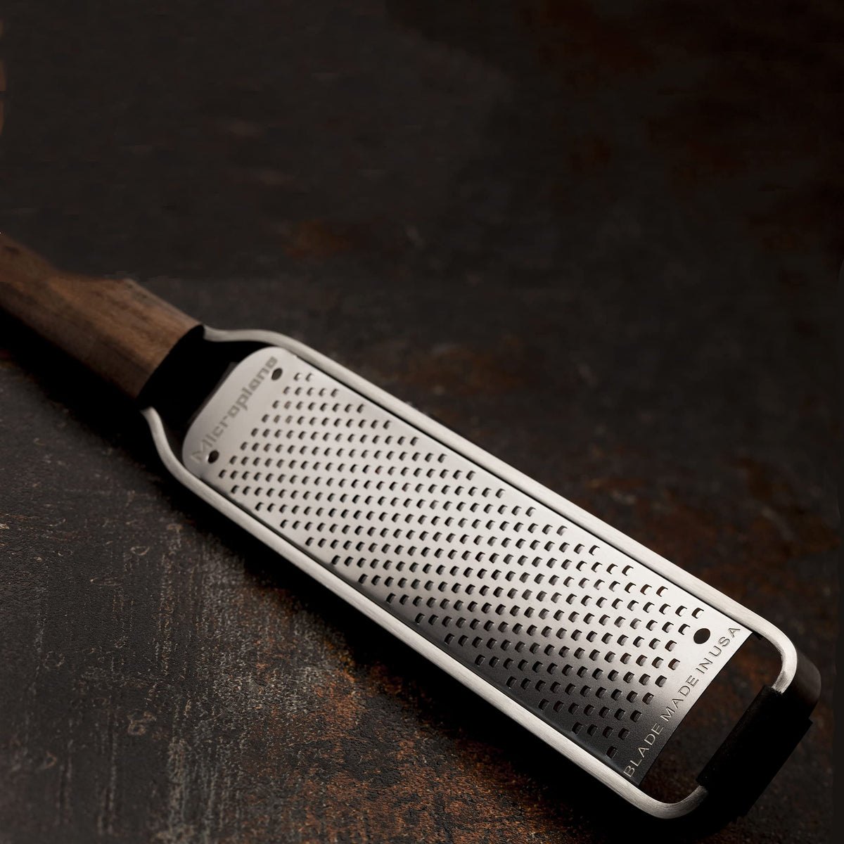 Zester Grater for Citrus Fruits by Microplane – Zester, Stainless Steel Walnut Wood, Stainless Steel & Walnut Wood, Model 43320E