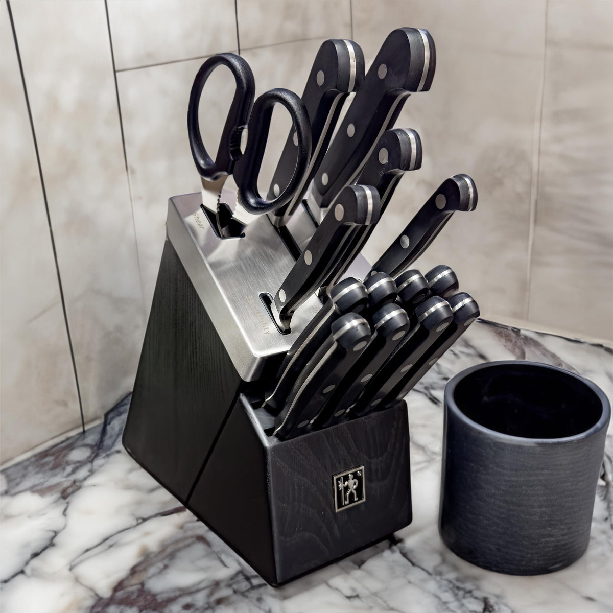 Classic 15-pc Self-Sharpening Knife Block Set by HENCKELS – 15-pc, Black, Model 1028194