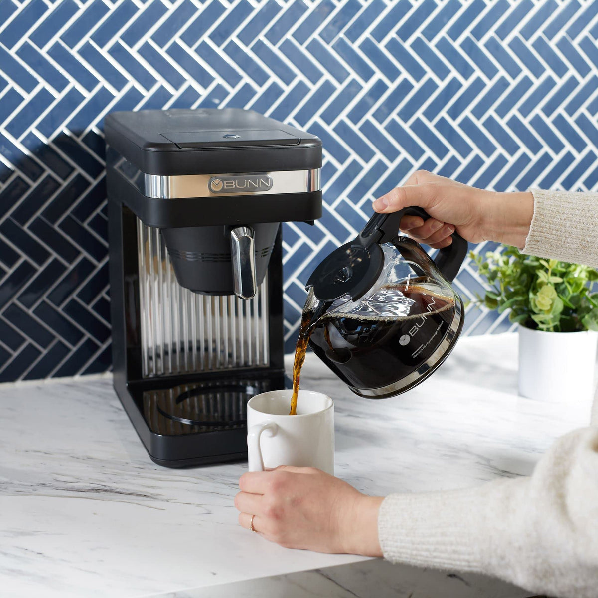 Bunn Coffee Maker / 10 Cup / Black Coffee Machines