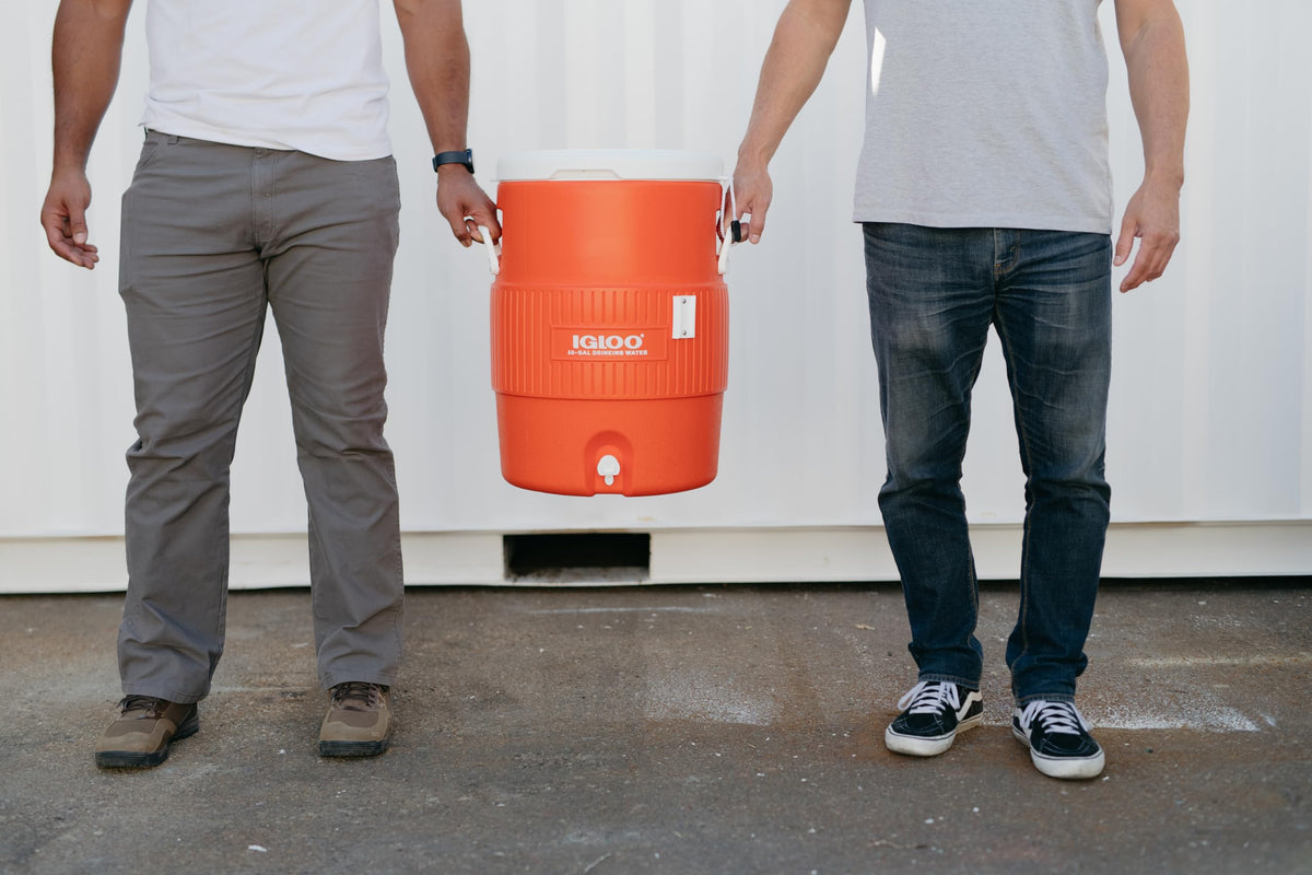 Igloo Orange / 10 Gallon | 13.7" (L) x 13.7" (W) x 20.3" (H) / Vintage Iced Beverage Dispensers