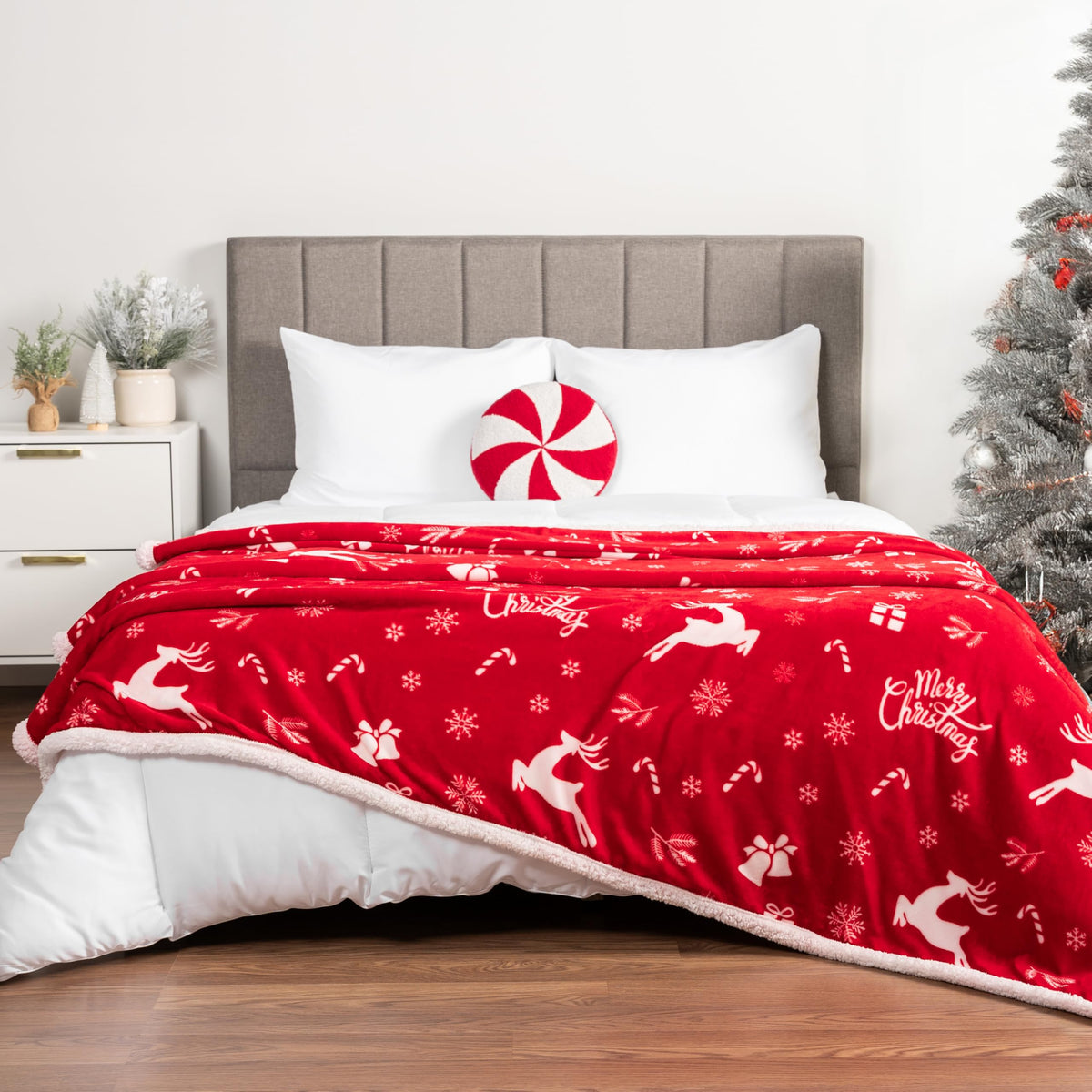 Pavilia Reindeer Throw Blanket, Sherpa Fleece, Red 50x60