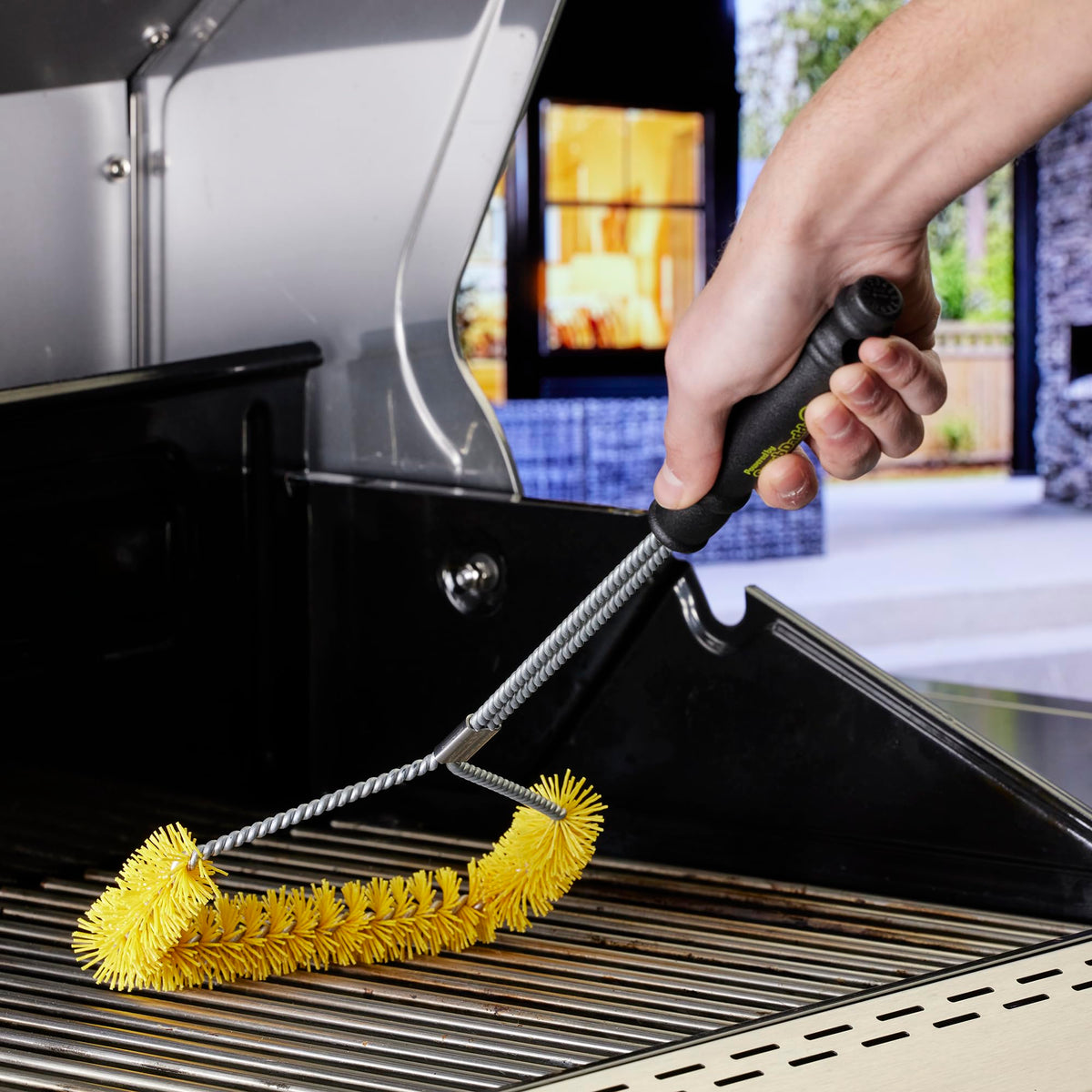 U-Shaped Grill Brush Powered by Scrub Daddy by Mr. Bar-B-Q – Nylon, Black and Yellow, Model 60404SDZ