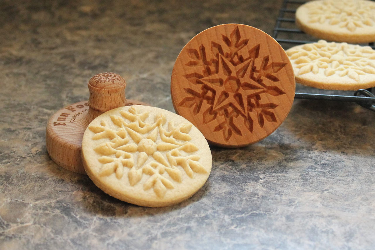 Fun Food Tools Wooden Cookie Stamp, 2.5 Inch Diameter, Snowflake CS-017