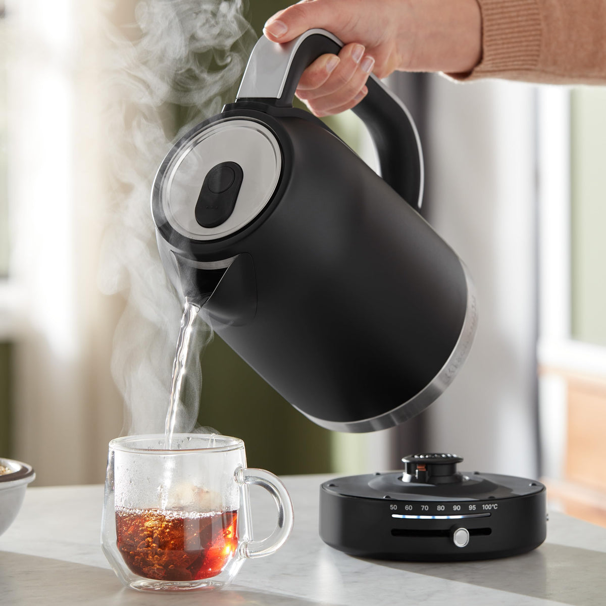 KitchenAid Black Matte / 1.8 Quarts / 1.7 liters Electric Kettles