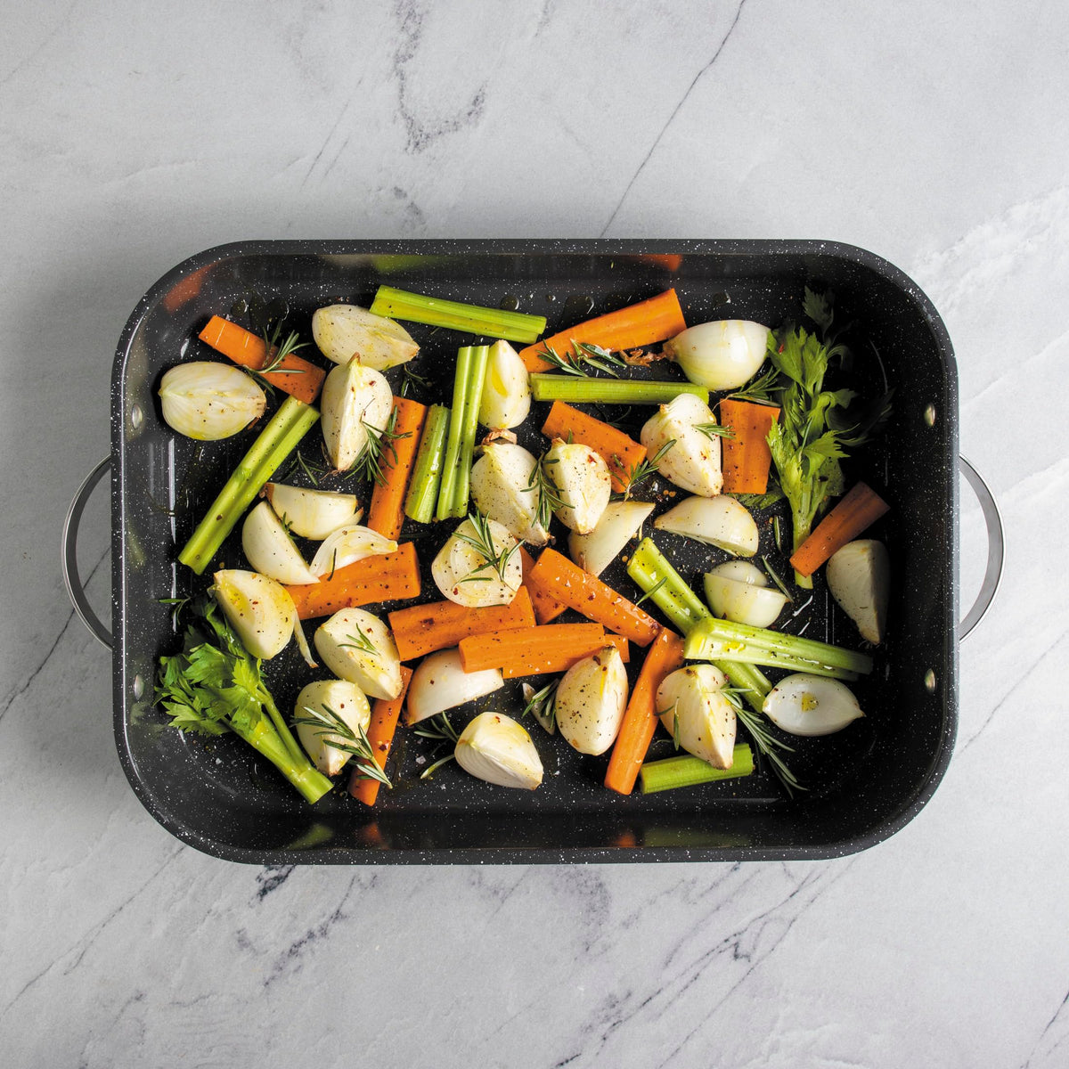 Verde Extra Large Ceramic Nonstick Turkey Roaster with Rack by Nordic Ware – Extra Large + Rack, Aluminized Steel, Ceramic Nonstick, Model 41727AMZM