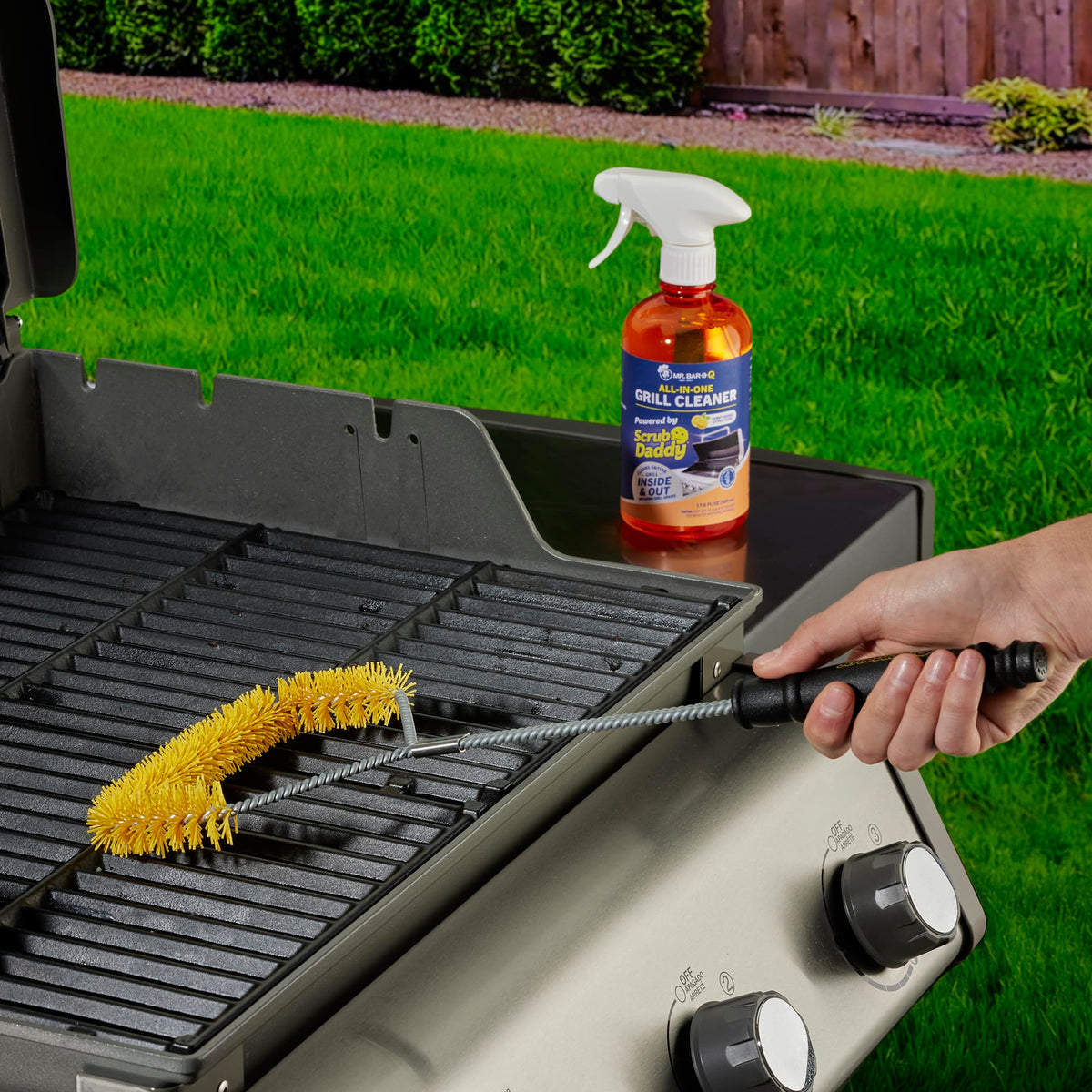 U-Shaped Grill Brush Powered by Scrub Daddy by Mr. Bar-B-Q – Nylon, Black and Yellow, Model 60404SDZ