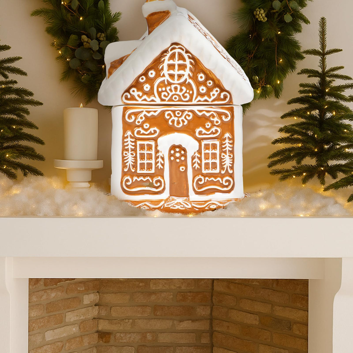 Chunful Gingerbread House Cookie Jar, Ceramic, Brown and White