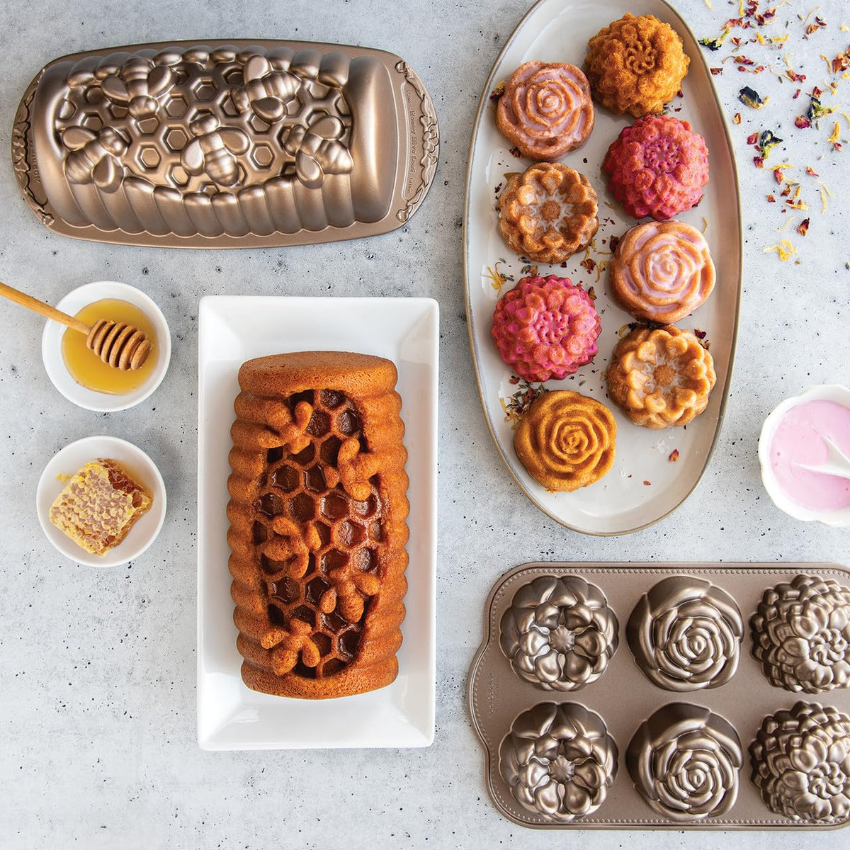 Nordic Ware Toffee / 3 cups / Floral Cakelet Bundt Pans