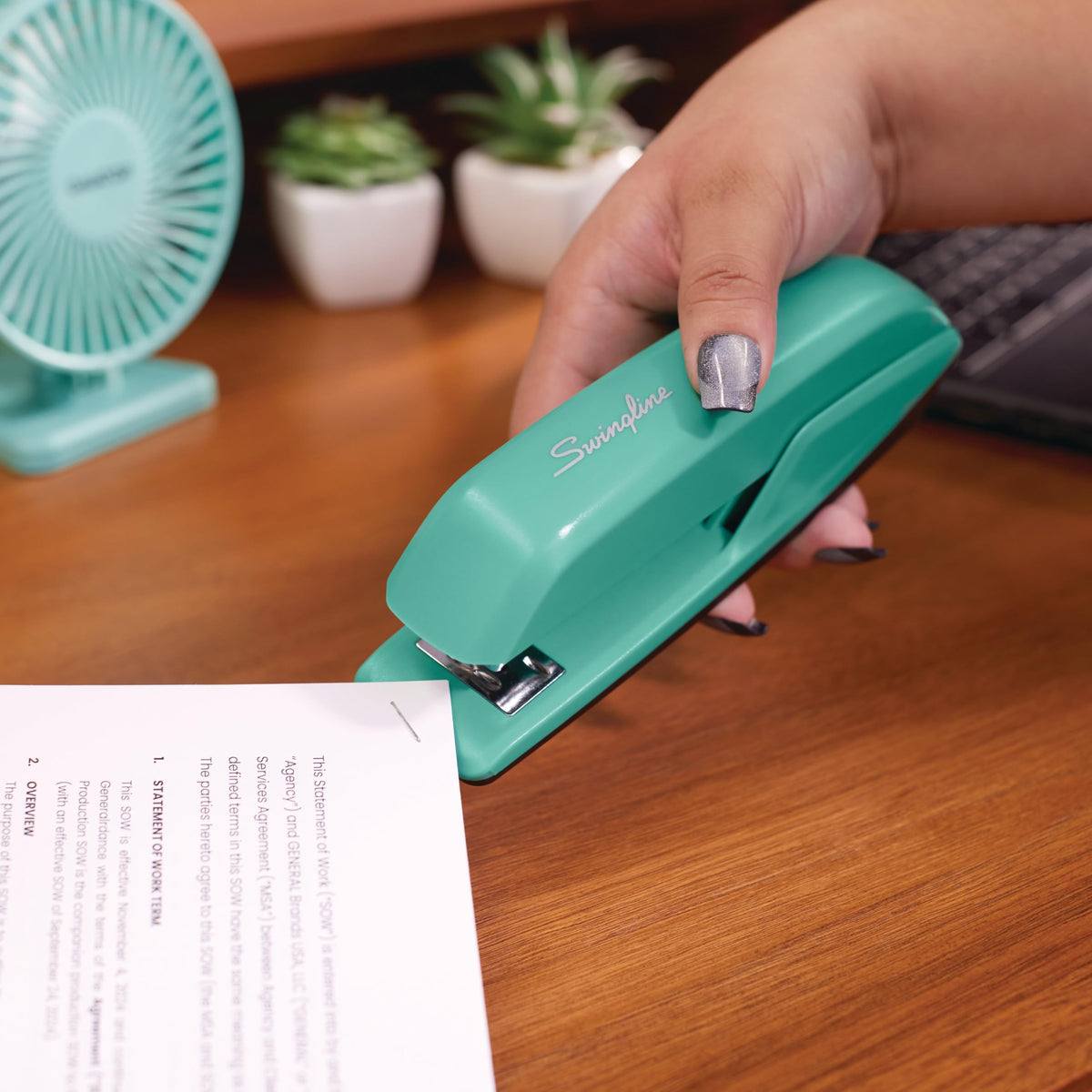 Swingline Spring Green (Pack of 12) / Regular (Pack of 12) / Modern Desktop Staplers