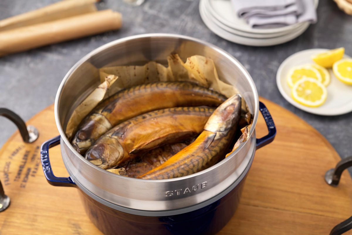 Cocotte with Steamer Round 26cm Dark Blue by STAUB – 31 x 29 x 18 cm, 5.2 liters, Cast Iron, Blue, Model 1133891