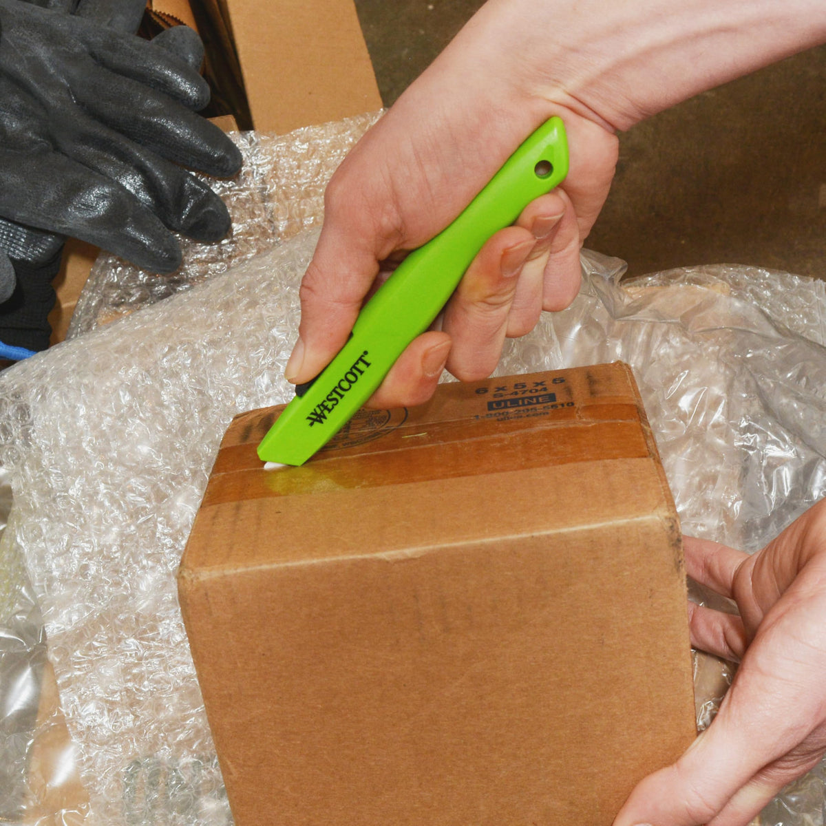Full Size Safety Cutter Non Replaceable 100ct by Westcott – Single, Acrylonitrile Butadiene Styrene, Green, Model 17326