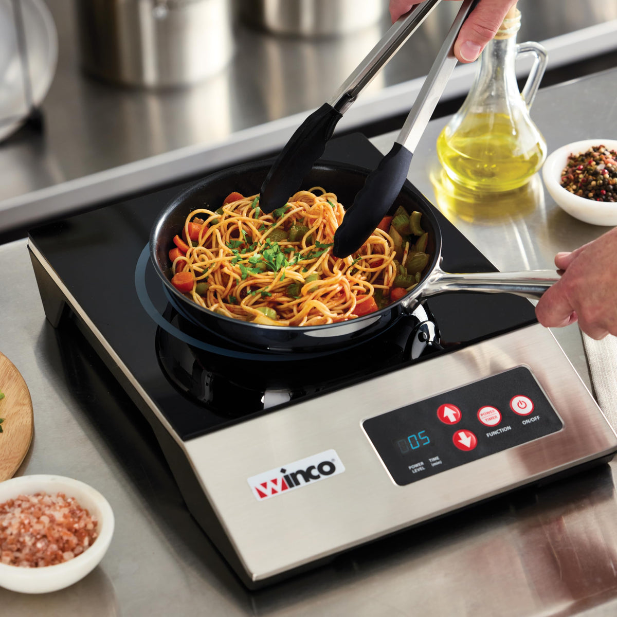 Winco 1800 W (120V, NEMA 1-15P Plug) / Silver/Black / Countertop Countertop Burners