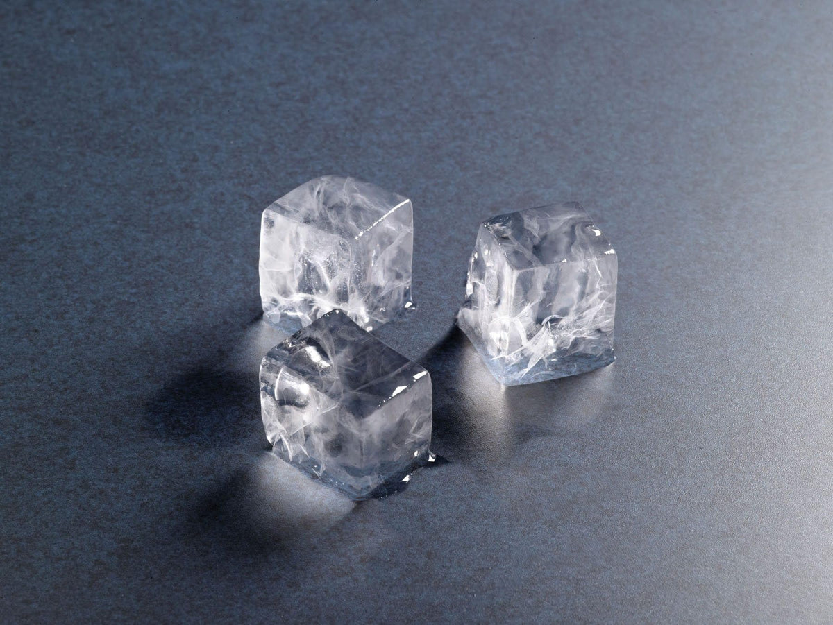 Air-cooled Square Cuber Ice Machine by HOSHIZAKI – 75 pounds, Model IM-200BAK