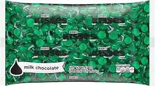 HERSHEY'S KISSES Milk Chocolate Candy Bulk Bag, 66.67 oz | Bulk Bag, Individually Wrapped, For Parties, Gifts & Candy Dishes, Classic Creamy