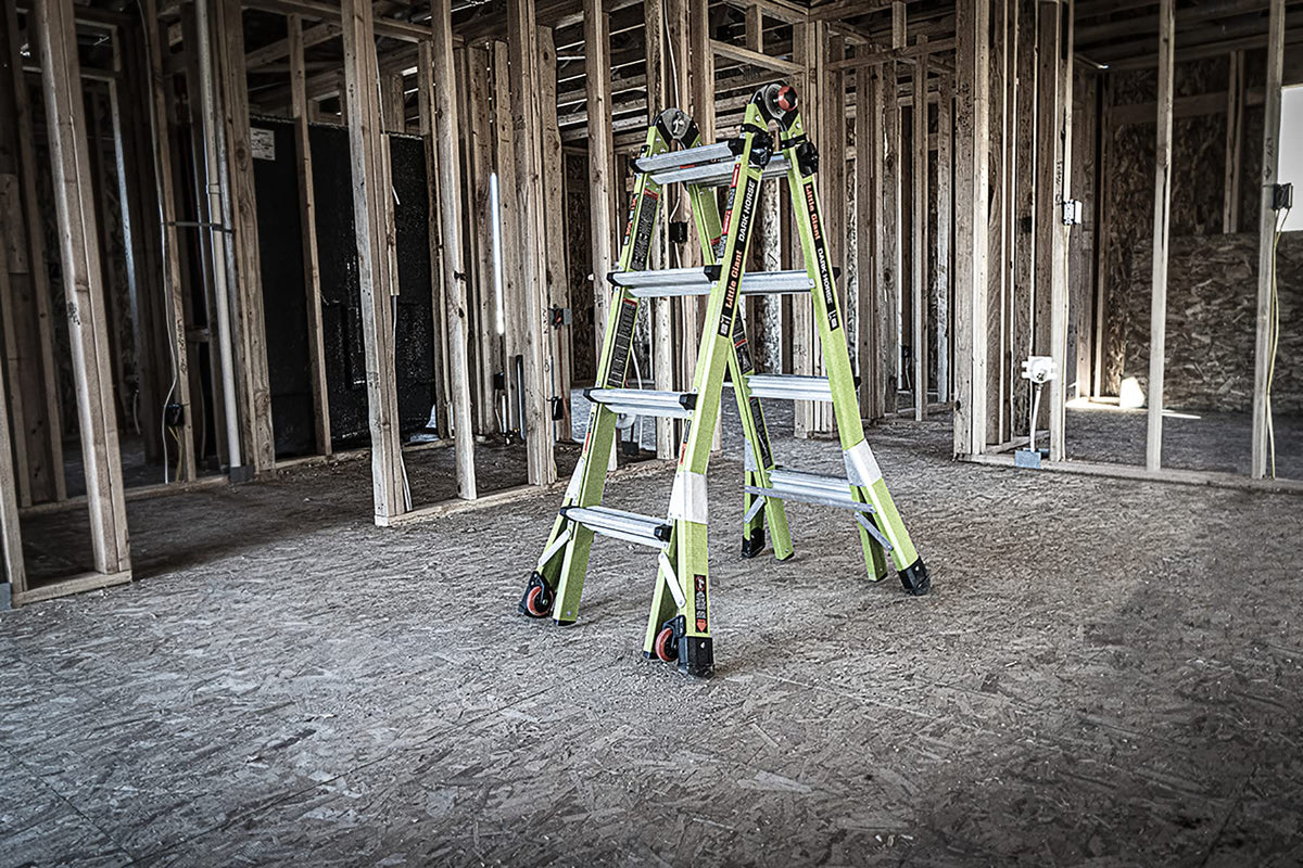 17ft Multi-Position Fiberglass Ladder, 300 lbs Weight Rating, Cargo Hold Tool Pouch by Little Giant – 17 Ft., Green, Model Dark Horse 2.0