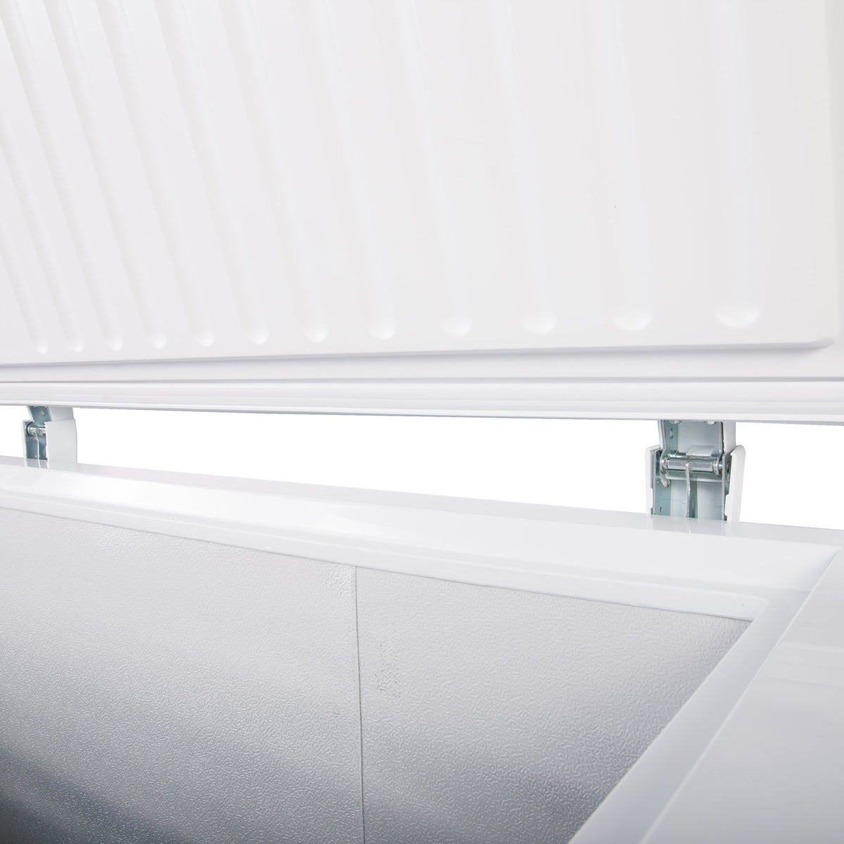 50 Inch Wide Commercial 1 Lid Solid Top Chest Freezer in White with 12.7 Cu. Ft. Storage (360 Liters) by MAXX Cold – 12.7 Cubic Feet, 360.0 liters, White, Model MXSH12.7SHC