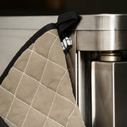San Jamar Conventional Style / 15" Length / Tan Oven Mitts