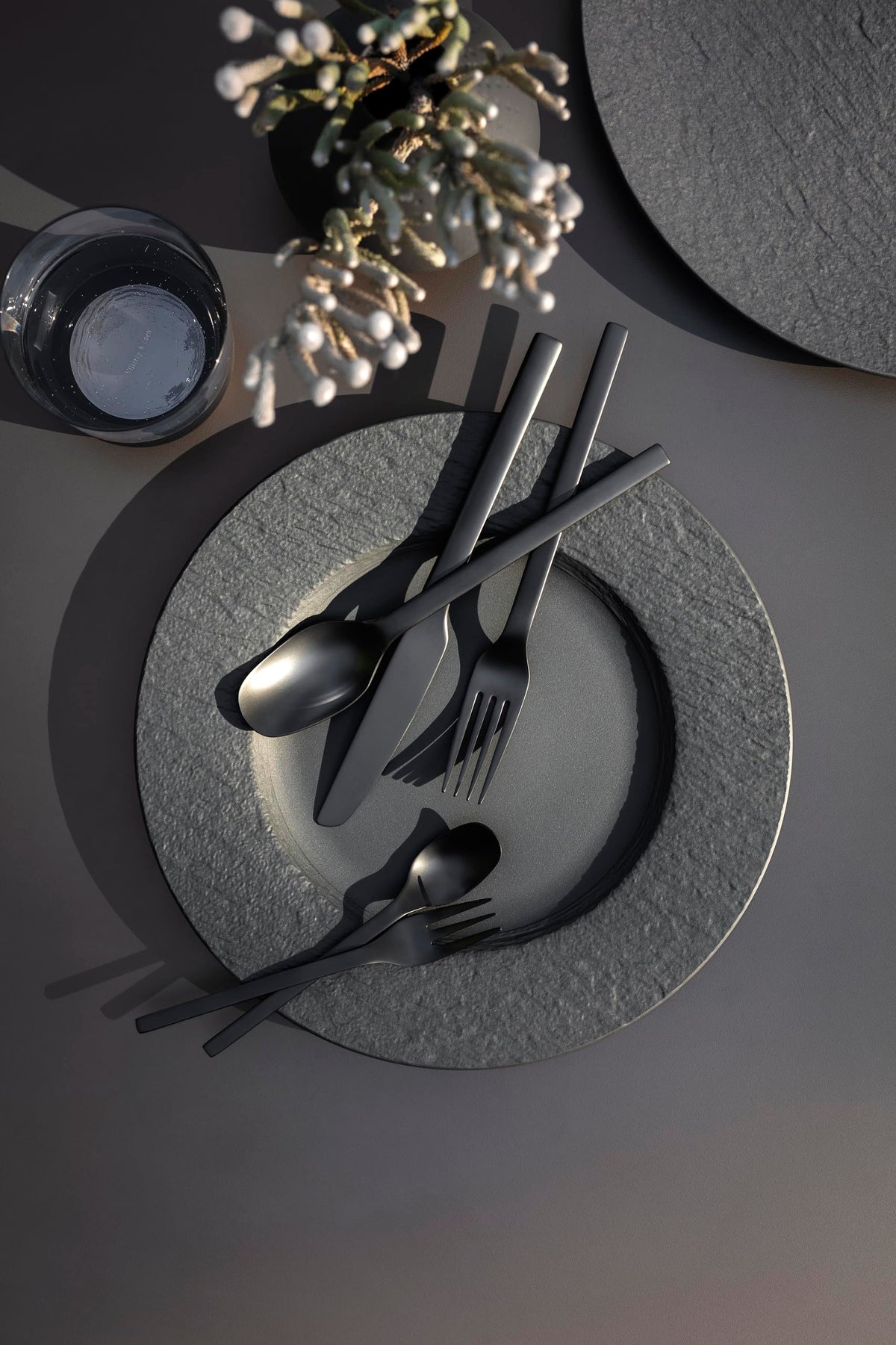 Manufacture Rock Dinner Plate Porcelain by Villeroy & Boch – 27cm, Porcelain, Black, Model 10-4239-2620-6