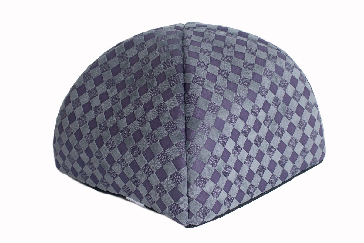 Cat Bed Model by Armarkat – 16.5"L x 13"W x 16.5"H, Fabric, Purple/Gray, Model C65HHG/LS