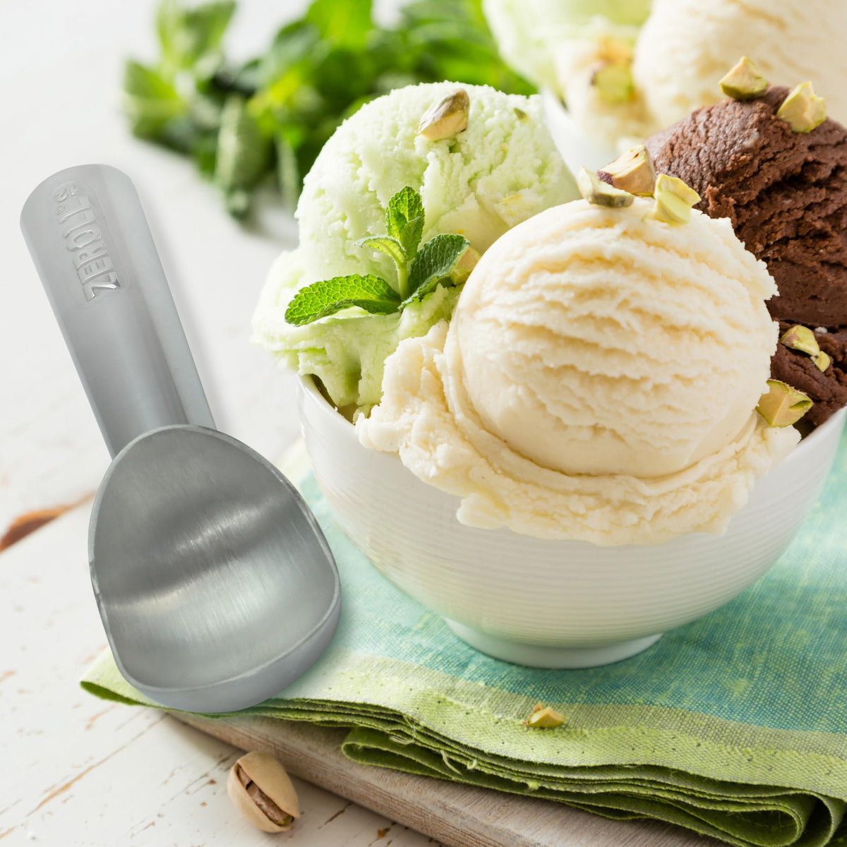 Zeroll 3-Ounce / Silver / Handle Ice Cream Scoops