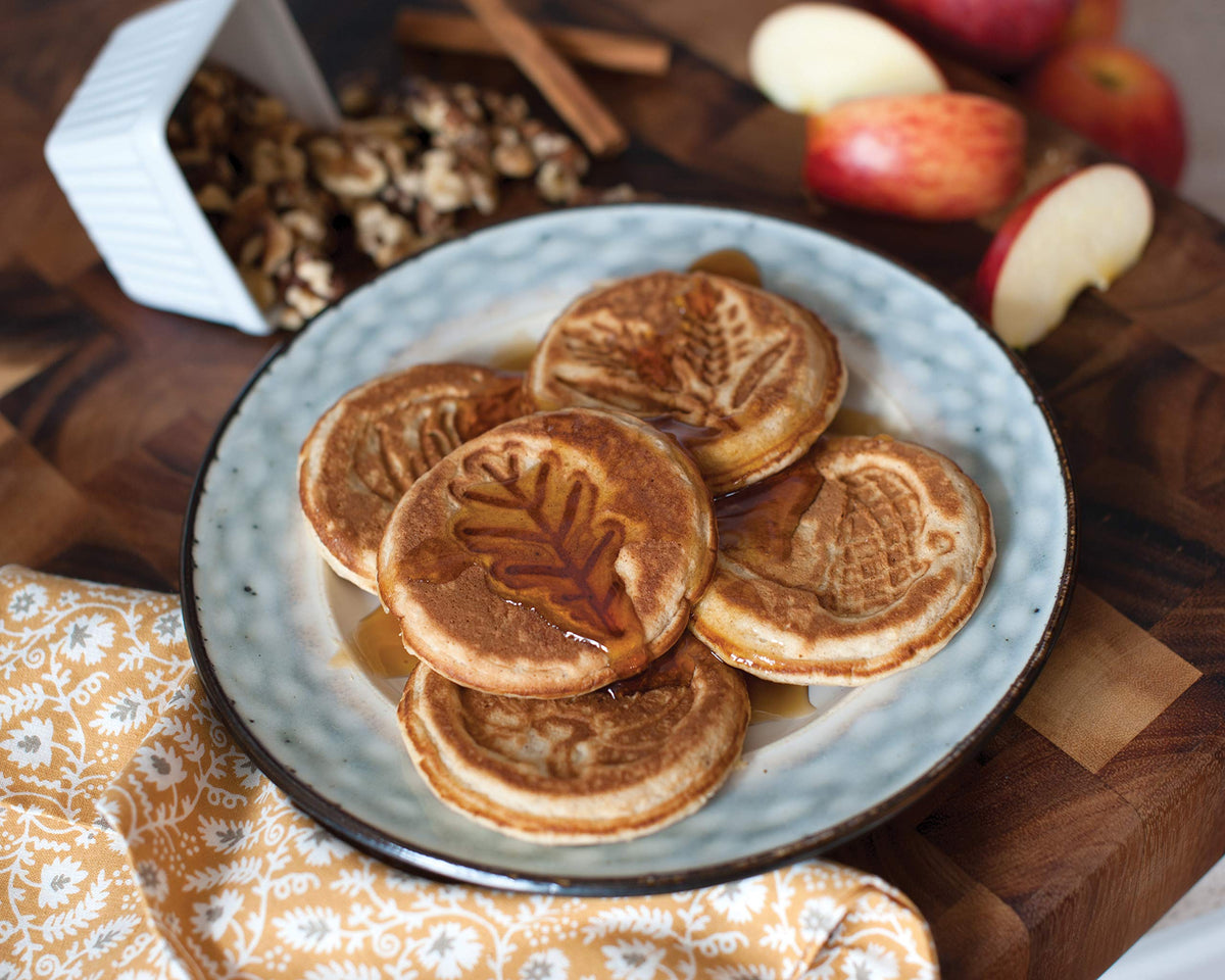 Nordic Ware Black / Autumn Leaves Pancake / Nordic Ware Autumn Leaves Pancake Pan, Black Specialty & Novelty Cake Pans