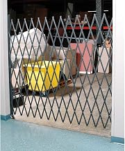 Global Industrial 5-1/2'W Single Folding Security Gate, 6-1/2'H