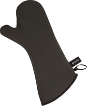 San Jamar Conventional Style / 17" Length / Red Oven Mitts