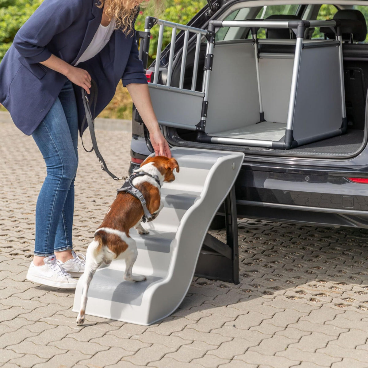 Lightweight 4-Step Pet Stairs by TRIXIE – 15.2" W x 23.6" H, Plastic, 4-Gray, Model 39469