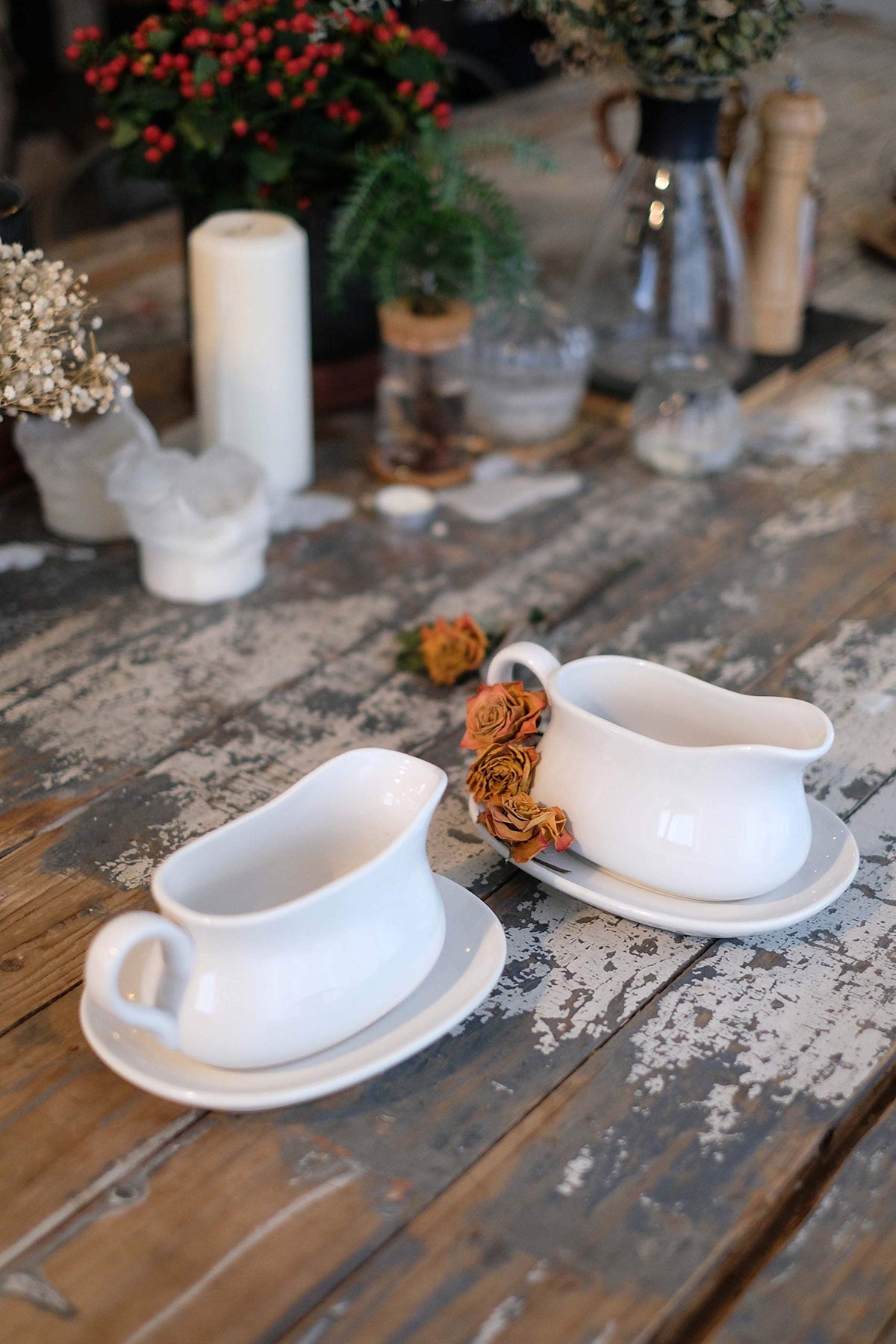 Le Tauci Gravy Boat with Saucer, Set of 2, Ceramic, 17 oz, White