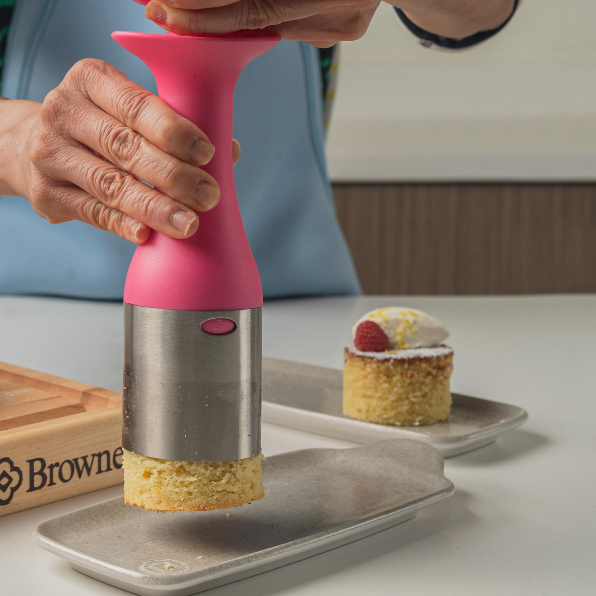 Ice Cream Scoop and Stack by Cuisipro – Medium, 19.5 centimeters, Plastic, Pink, Model CSP-747316