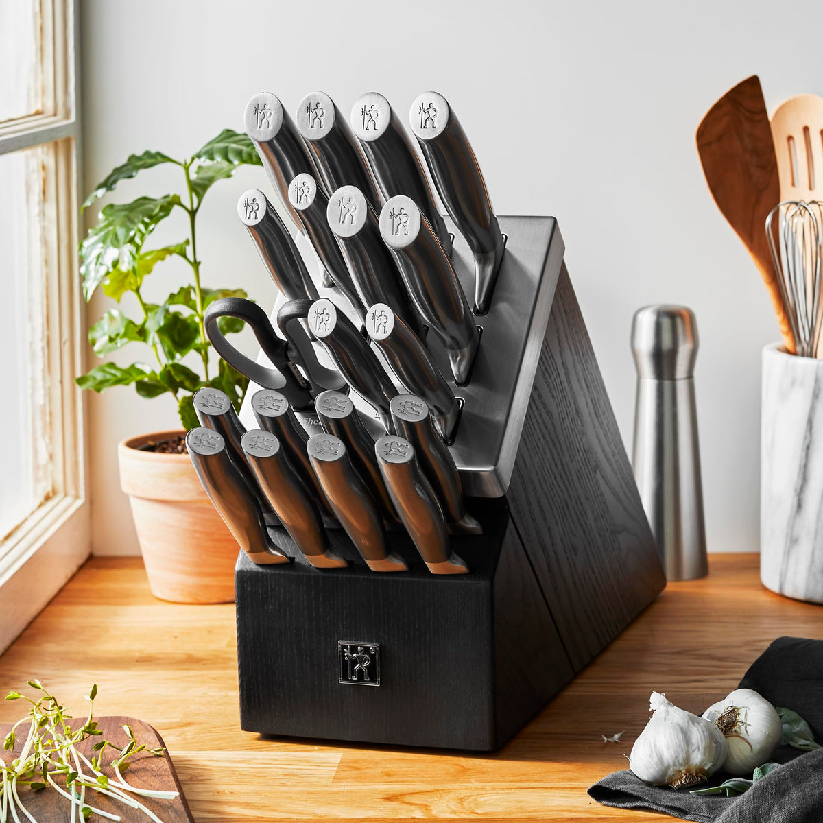 Graphite 20-pc Self-Sharpening Knife Set with Block - Black by HENCKELS – 20-pc, Stainless Steel, Black, Model 17635-020