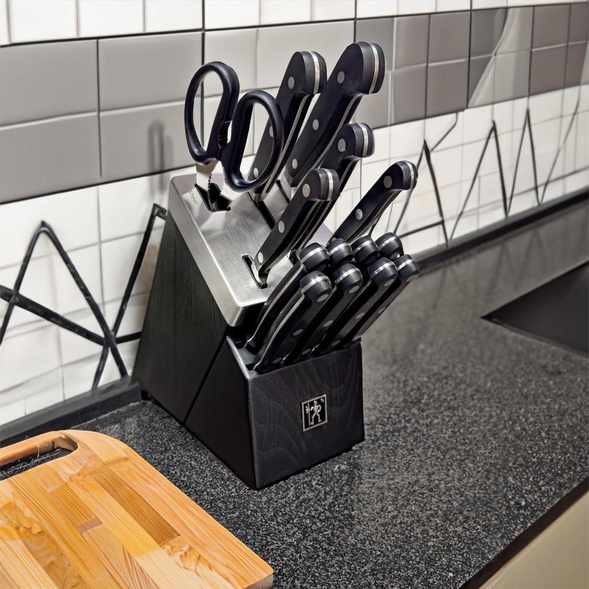 Classic 15-pc Self-Sharpening Knife Block Set by HENCKELS – 15-pc, Black, Model 1028194