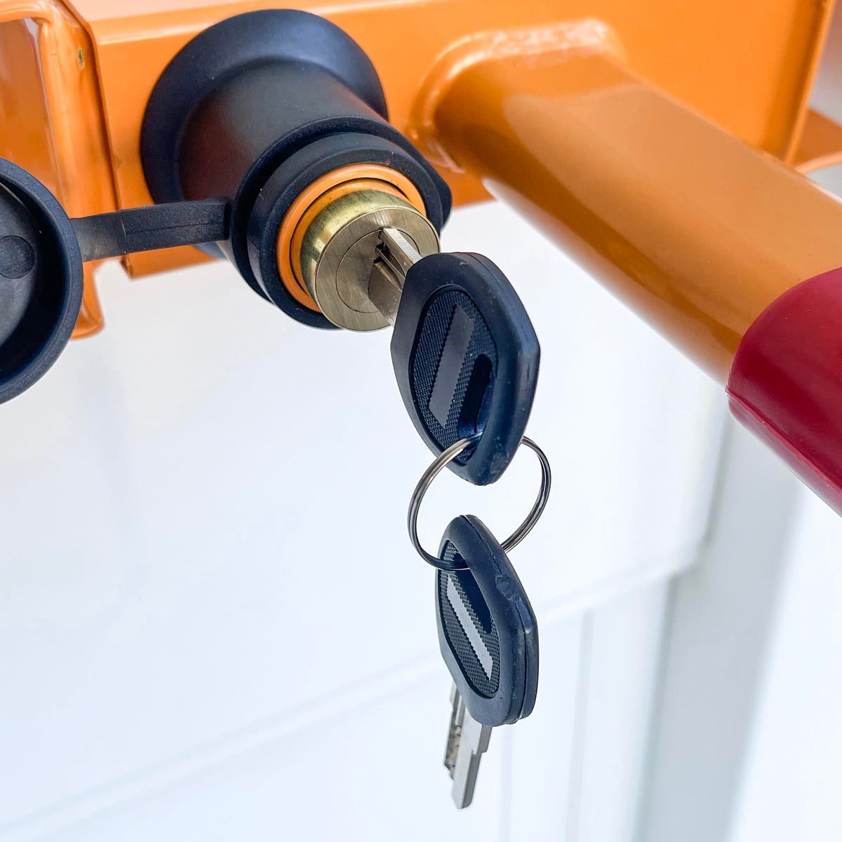 Buffalo Tools : Wheel Clamp Lock by Black Bull – Alloy Steel, Yellow, Red, Model WCL